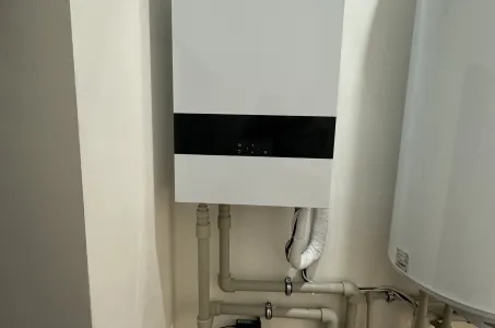 Mycond SplitヒートポンプBeeHeat MHS-U14BHを備えた戸建てヴィラ