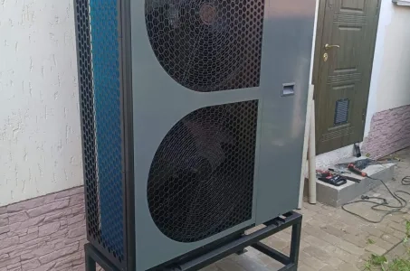 MycondヒートポンプBeeThermicを備えたファミリー住宅