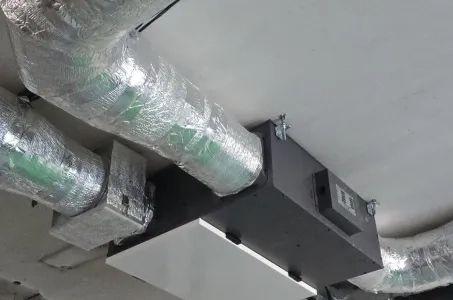 Mycondエネルギー回収換気ユニットMVC700-Aを備えた生産ホール